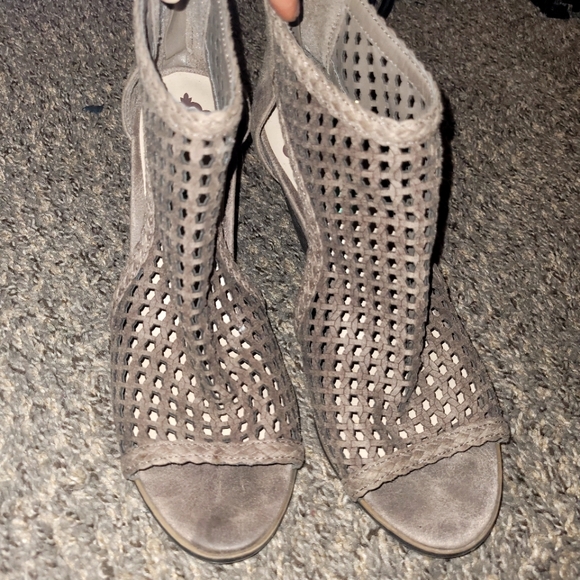 FERGALICIOUS BY FERGIE WEDGE SANDALS, LIGHT BROWN, SIZE 8., NWT NEVER WORN! - Picture 1 of 6
